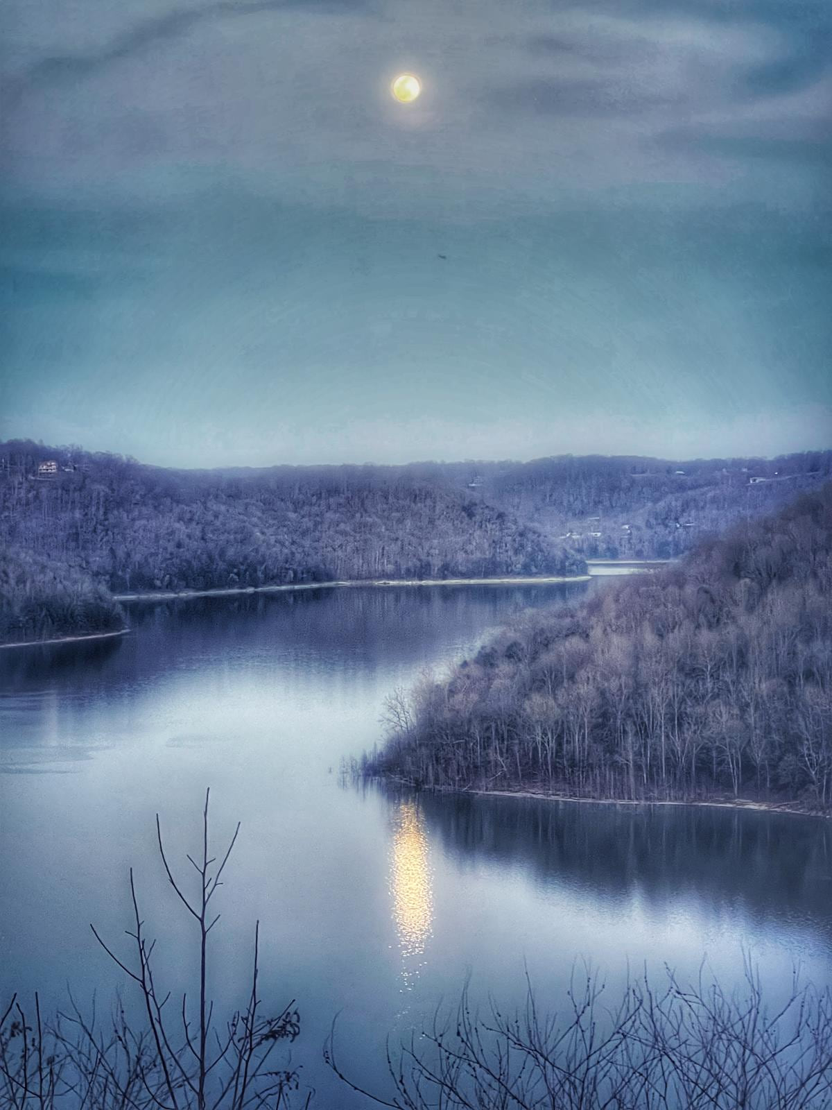 Center Hill Lake settling into evening